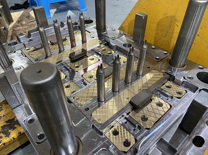 電子煙雙色模具 電子煙雙色模具